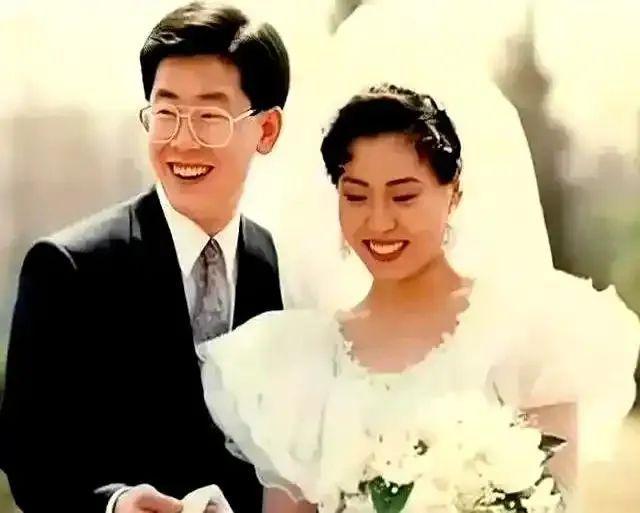 線上賭場：韓國“第一夫人”，要把“婆婆送的湯勺”帶進青瓦台