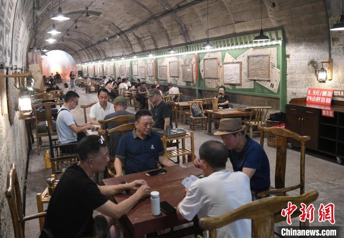 娛樂城：重慶高溫紅色預警兩連發 防空洞成避暑“天堂”